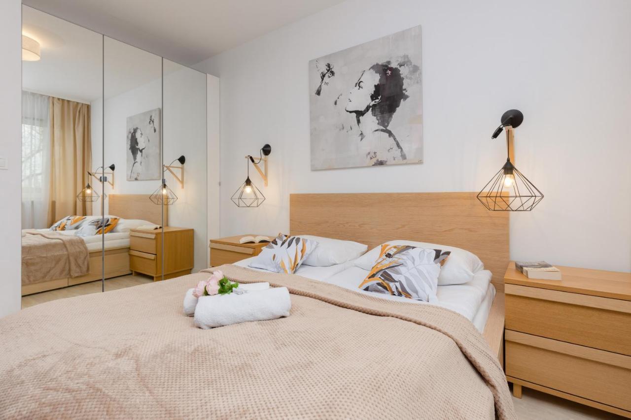 Warsaw Sokolowska One Bedroom Apartament By Noclegi Renters 外观 照片